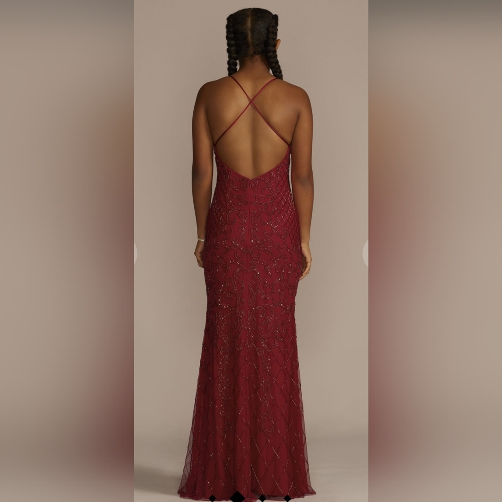 Patterned beaded and sequined sheath with slit